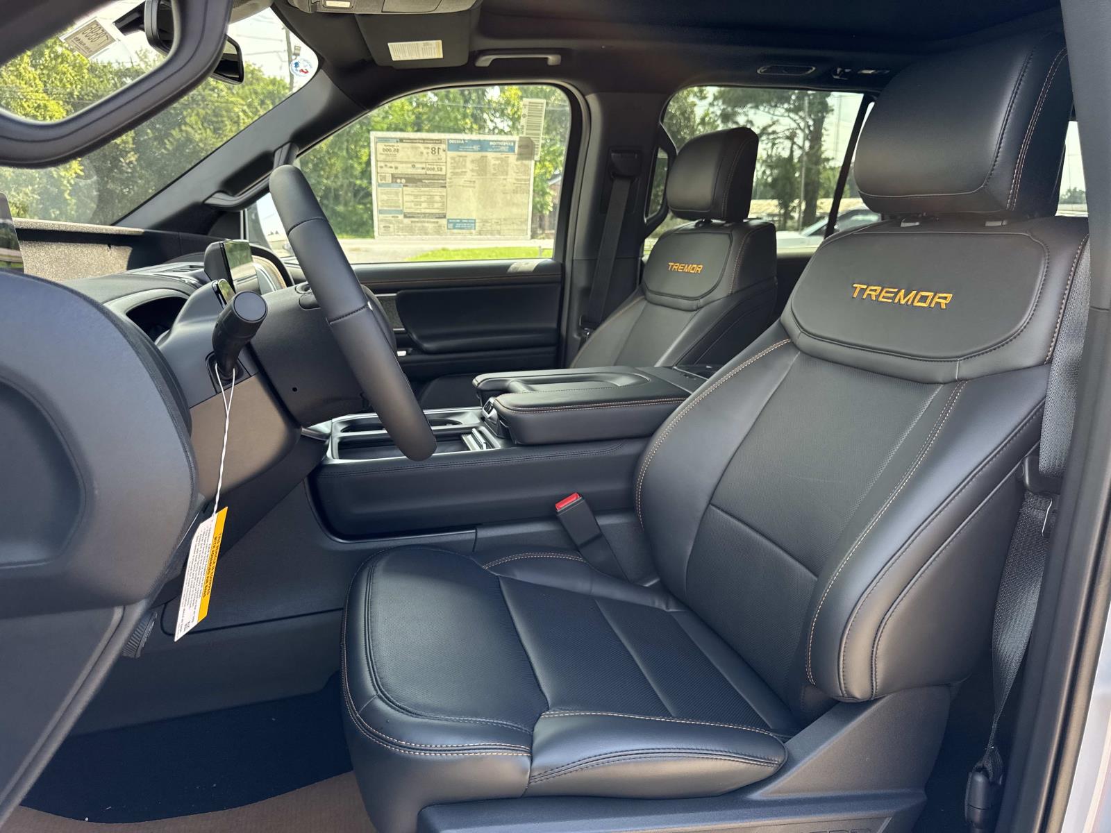 2025 Ford Expedition Tremor - Photo 8