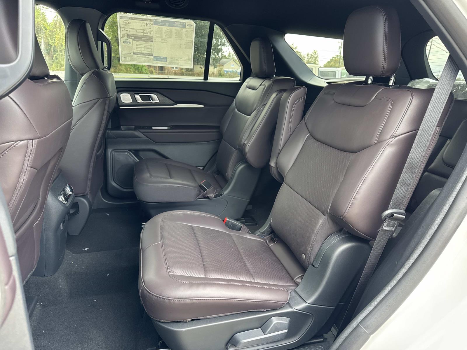 2026 Ford Explorer Platinum - Photo 7