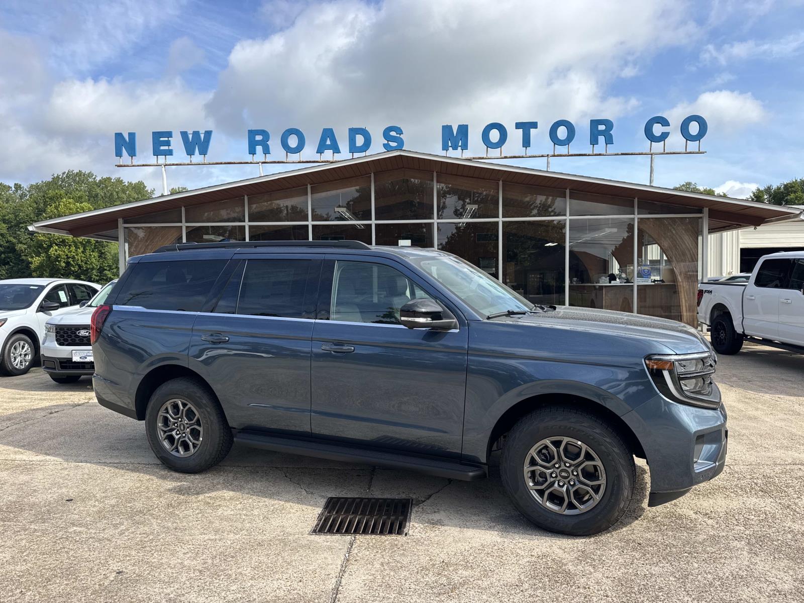 2027 Ford Expedition Active