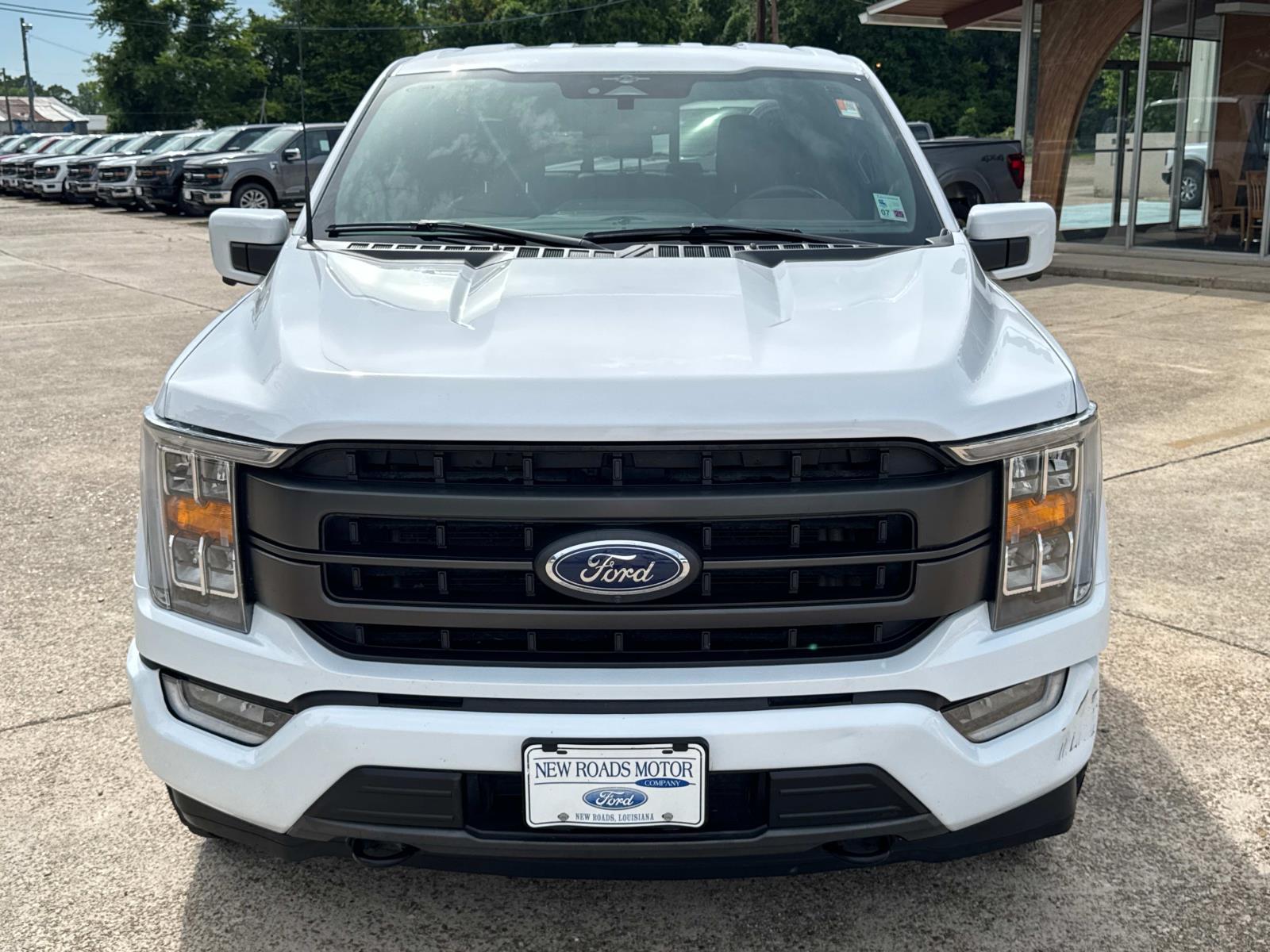 2023 Ford F-150 Lariat photo 2