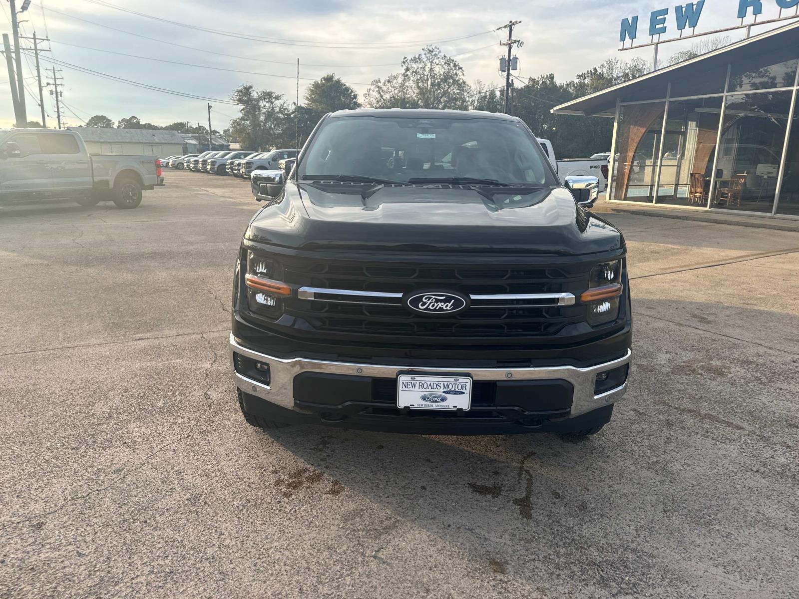 2024 Ford F-150 XLT photo 2