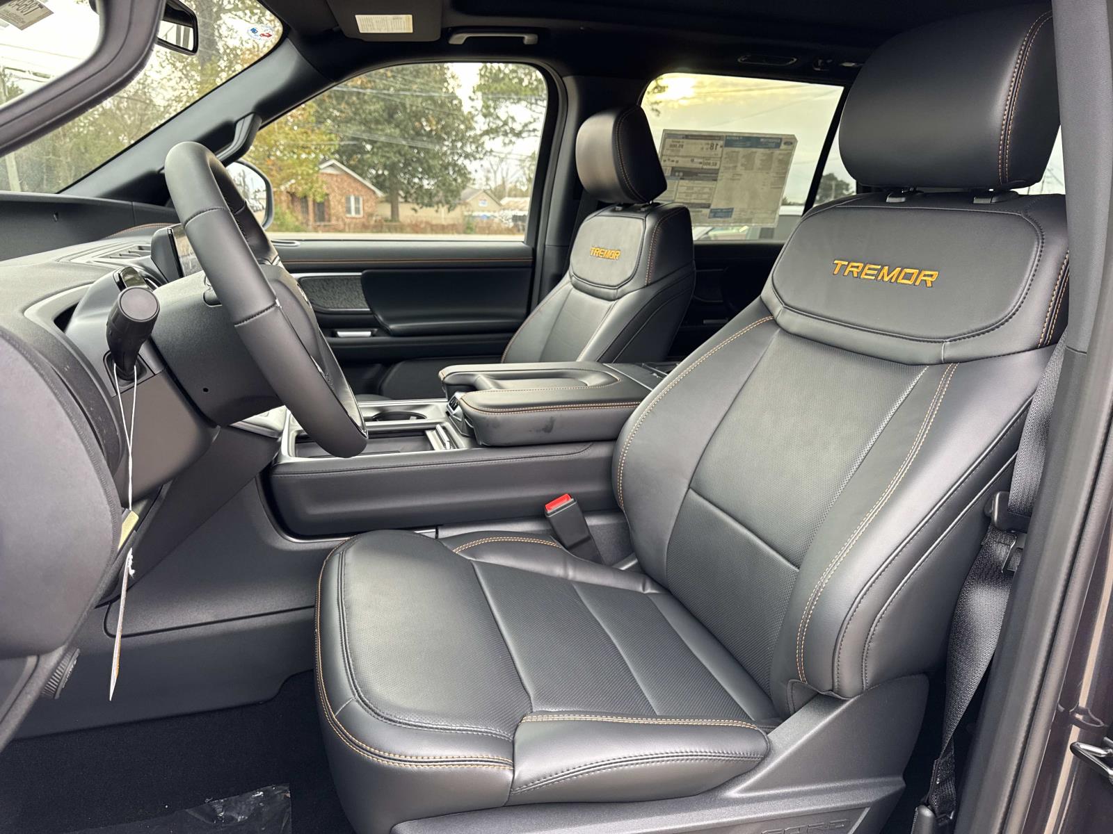 2025 Ford Expedition Tremor - Photo 8