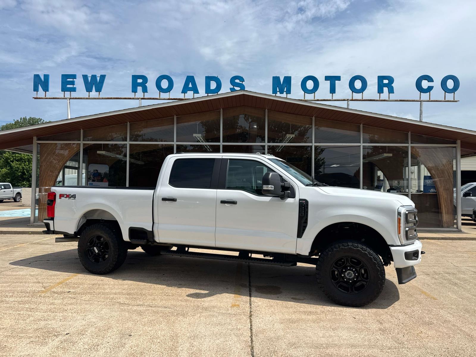 2023 Ford F-250 XL 4x4 Crew Cab 6-3/4' Box's photo