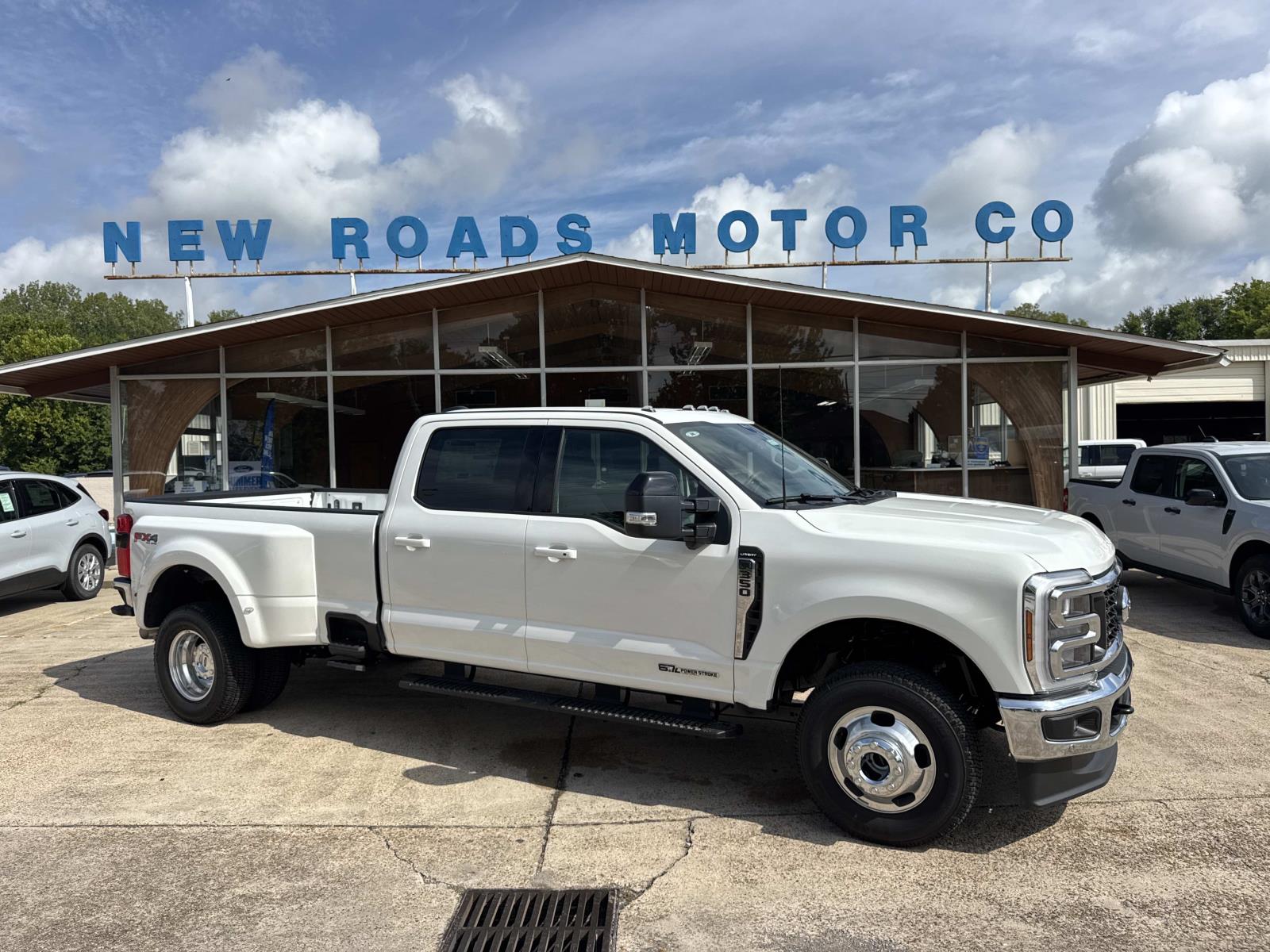 2026 Ford Super Duty F-350 Lariat