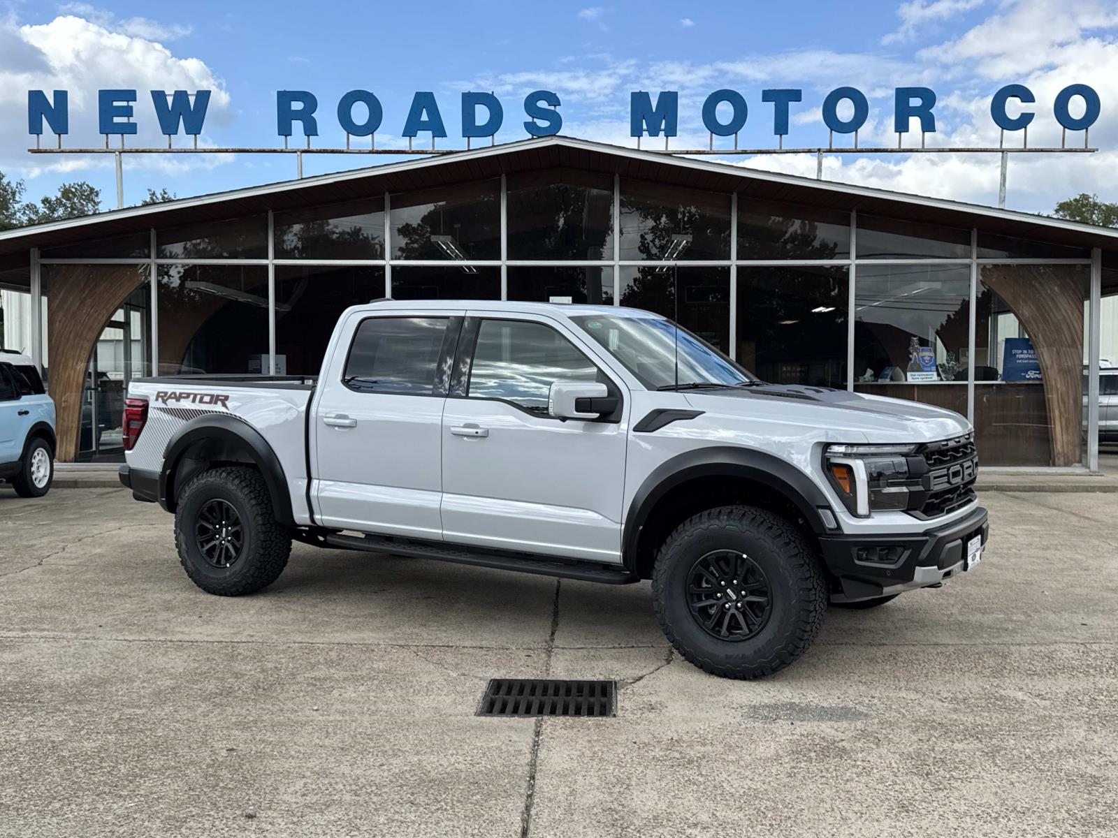 2025 Ford F-150 Raptor's photo