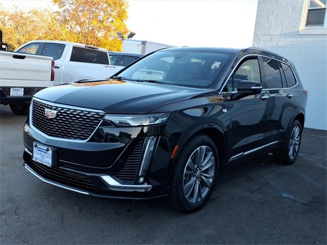 2025 Cadillac XT6 Premium Luxury photo 3