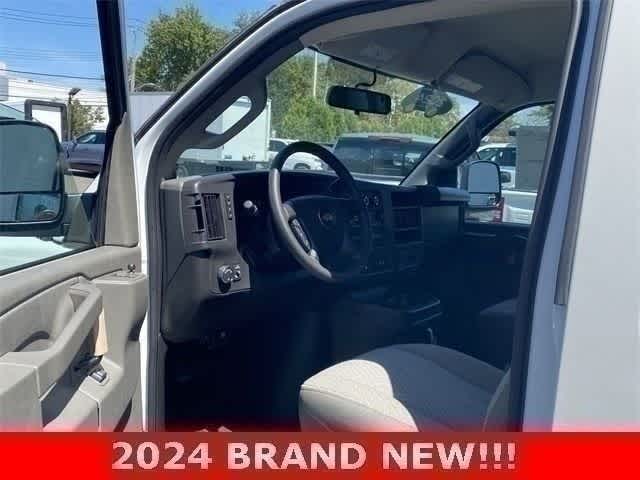 2024 Chevrolet Express Cargo Work Van - Photo 17