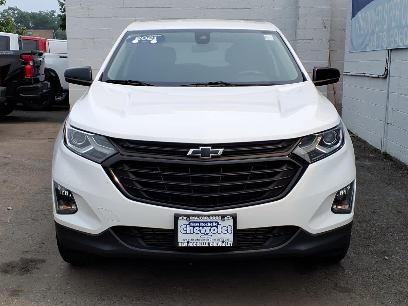 Used 2021 Chevrolet Equinox LT with VIN 2GNAXUEV8M6132018 for sale in New Rochelle, NY