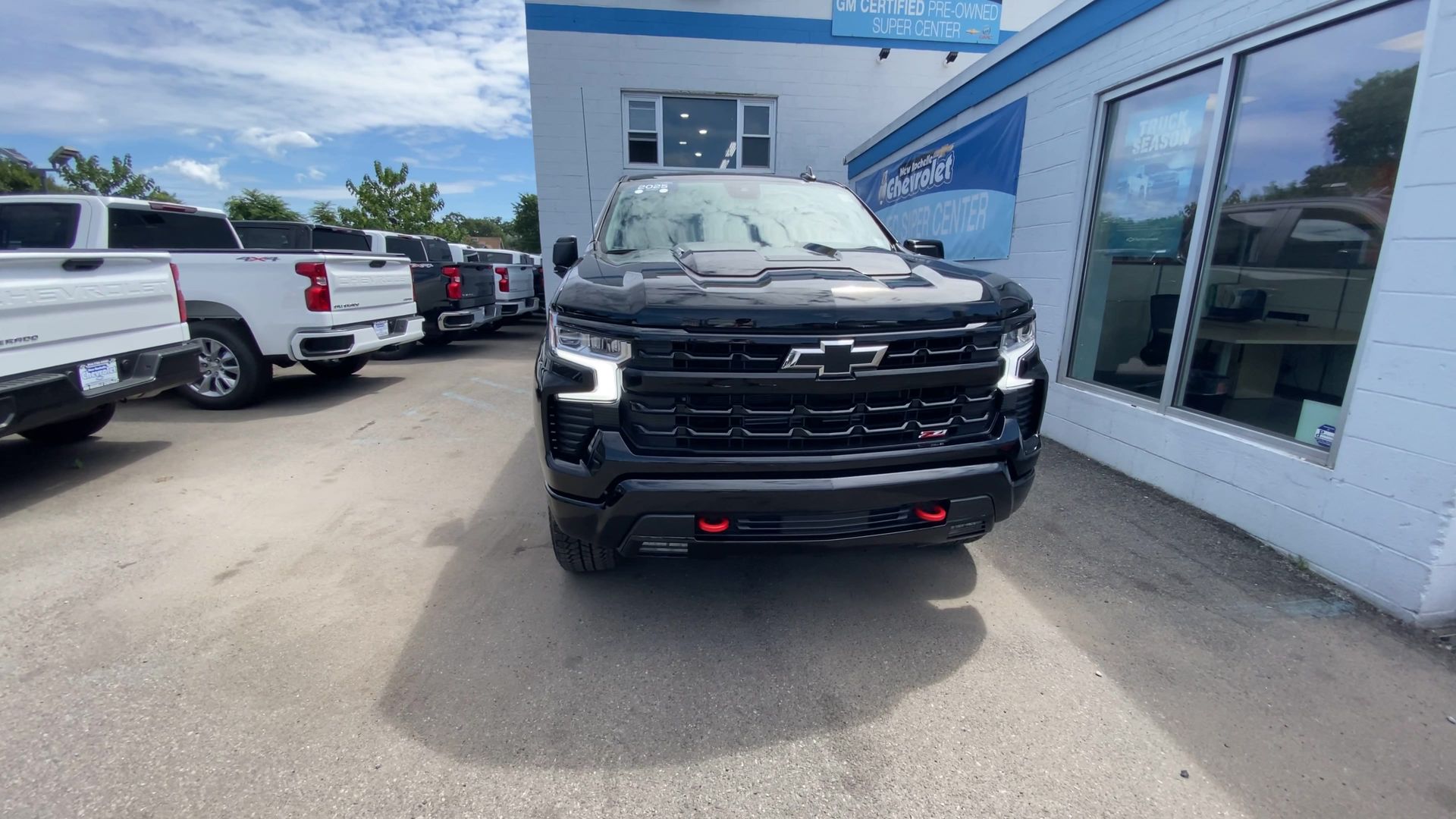 2025 Chevrolet Silverado 1500 LT Trail Boss photo 4