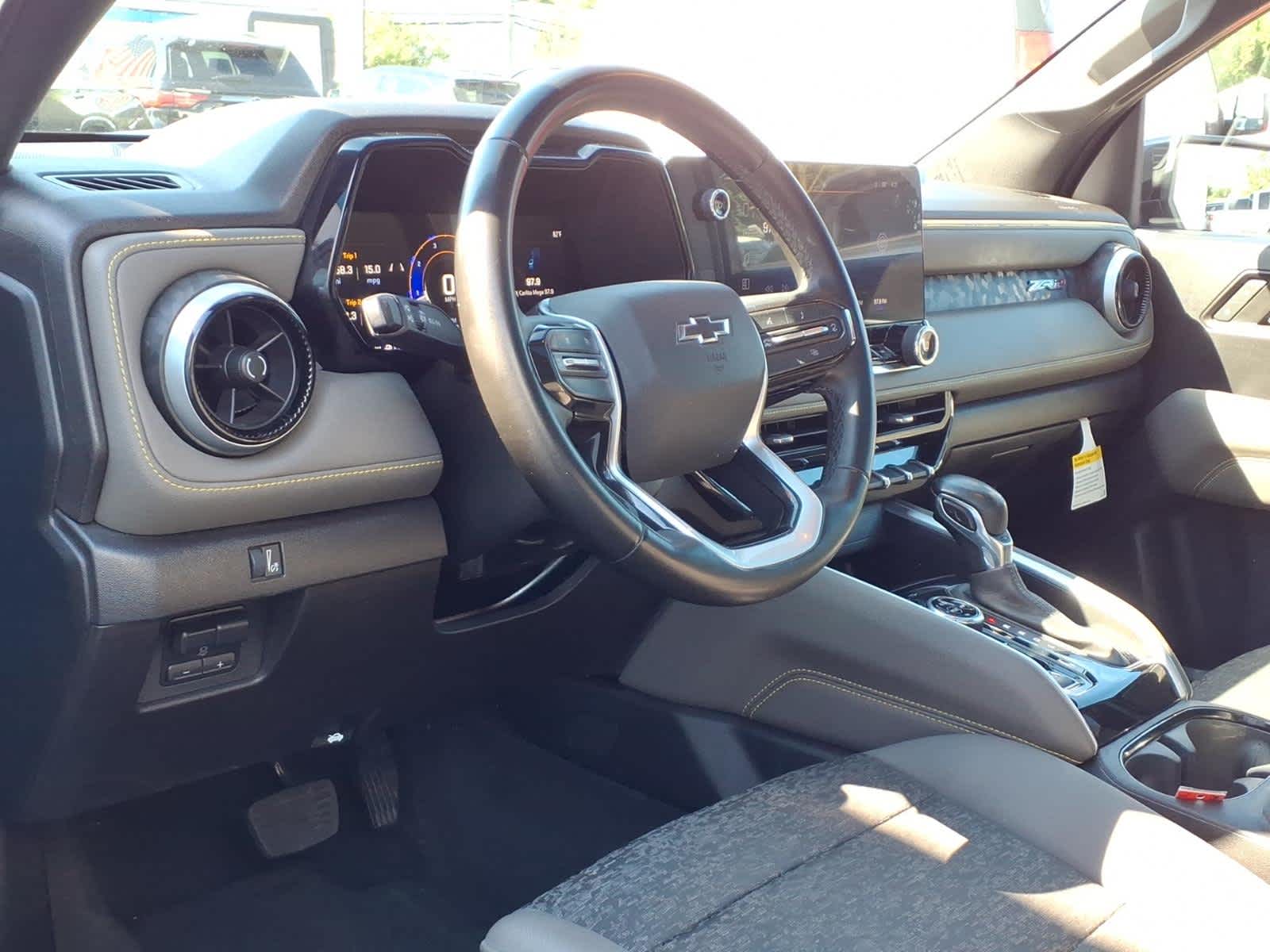 2024 Chevrolet Colorado ZR2 - Photo 9
