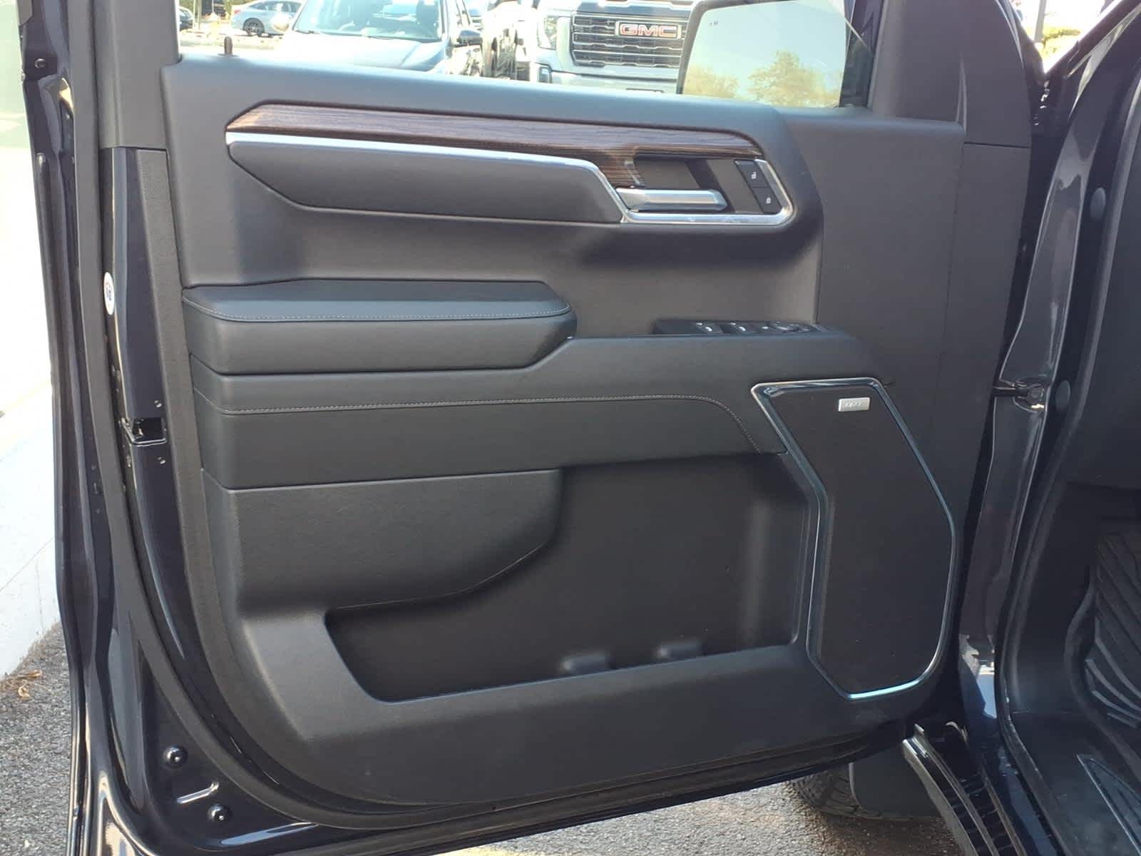 2023 Chevrolet Silverado 1500 RST - Photo 10