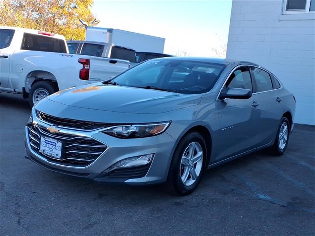 2024 Chevrolet Malibu 1LT photo 3