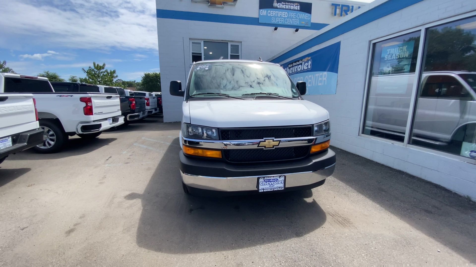 2024 Chevrolet Express Cargo 2500 Van photo 4