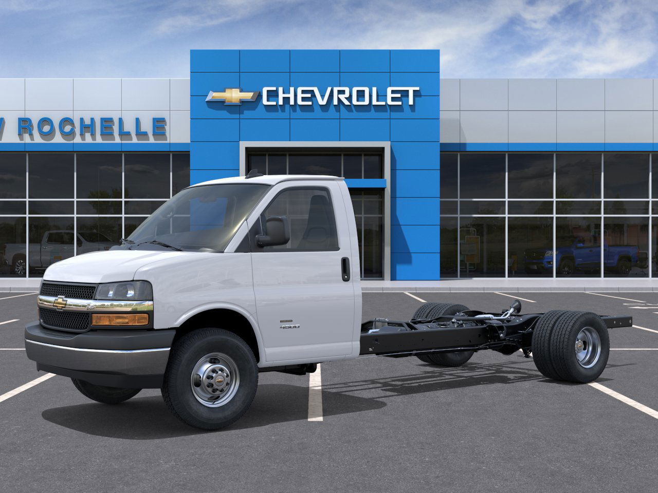 2025 Chevrolet Express Cutaway photo 2