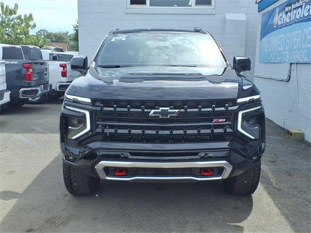 2025 Chevrolet Tahoe Z71 photo 2