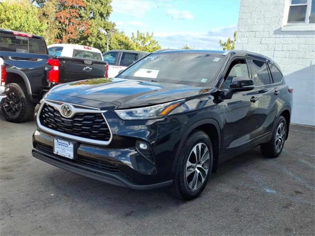 Used 2020 Toyota Highlander XLE SUV