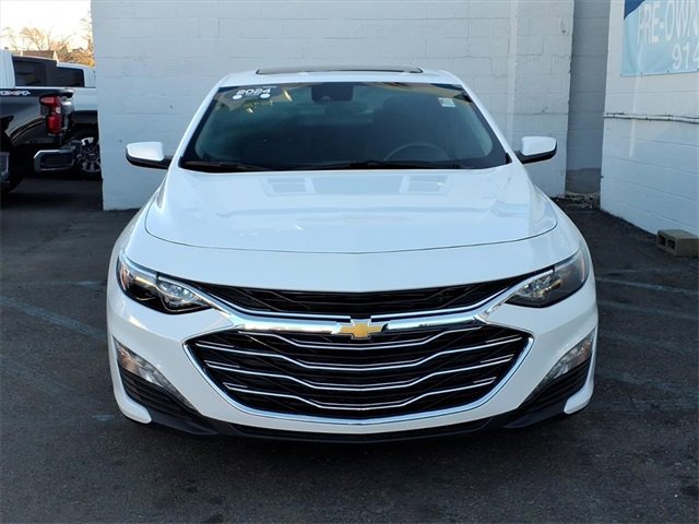 2024 Chevrolet Malibu 1LT photo 2