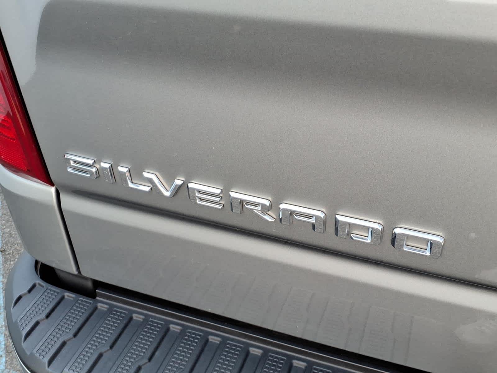 2024 Chevrolet Silverado 1500 LT - Photo 18