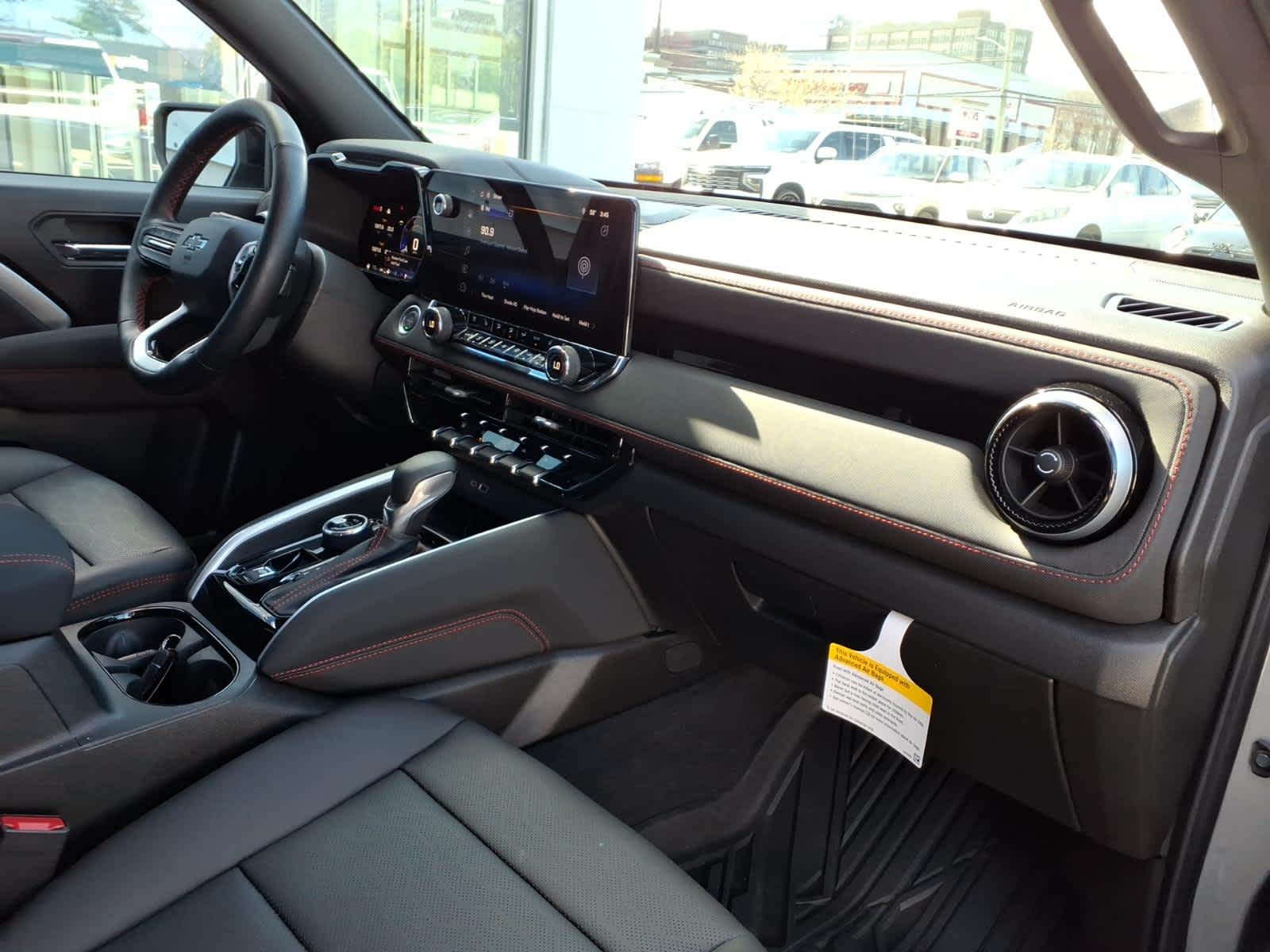 2025 Chevrolet Colorado Z71 - Photo 22