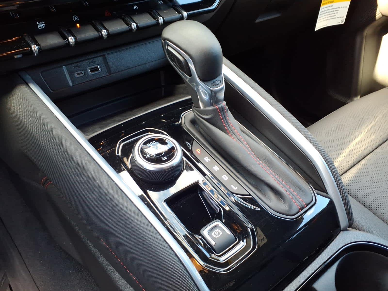 2025 Chevrolet Colorado Z71 - Photo 15