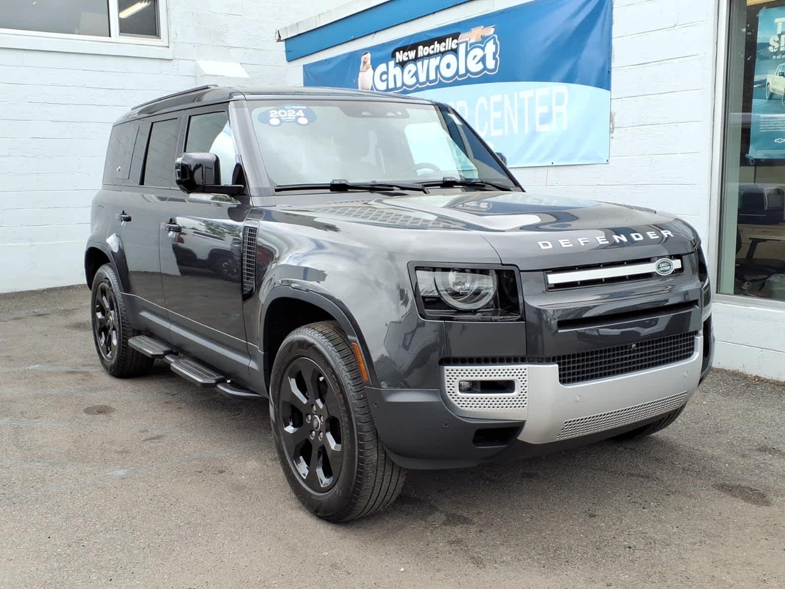 2024 Land Rover Defender 110 S P300's photo