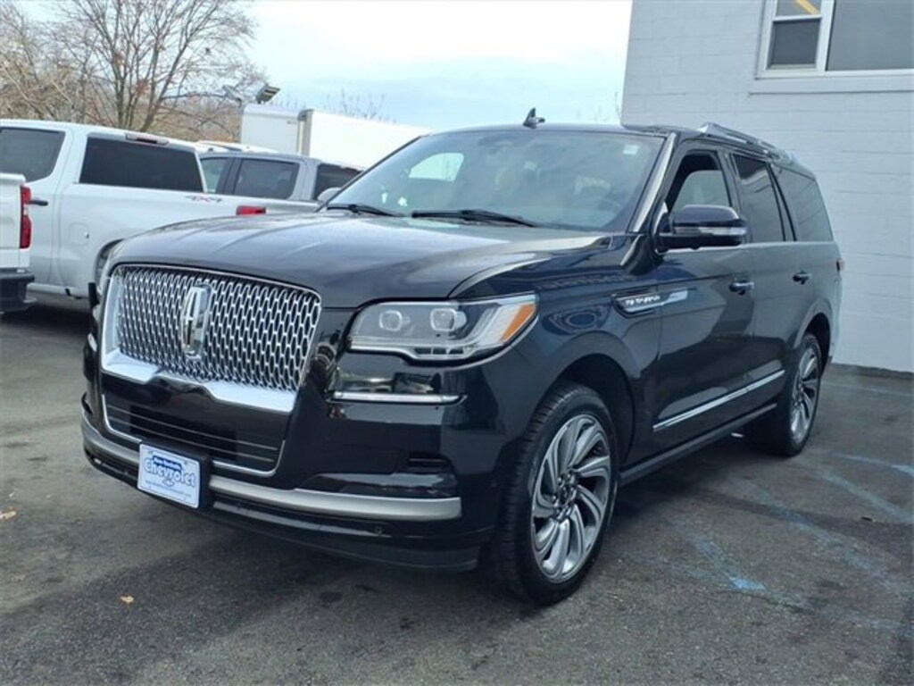 Used 2024 Lincoln Navigator Premiere