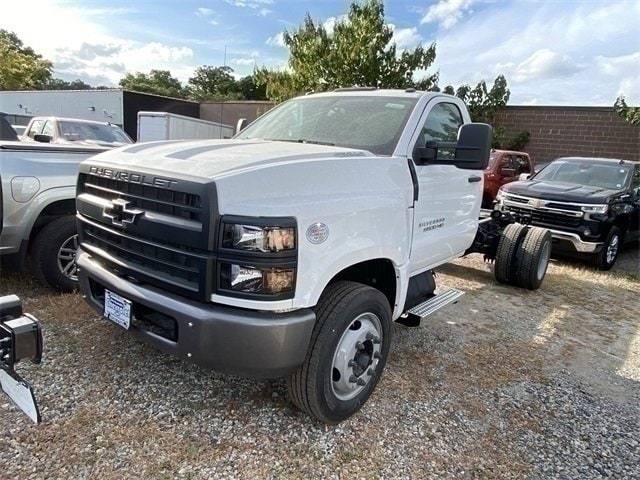 2024 Chevrolet Silverado 4500 Medium Duty Chassis Cab Work Truck's photo