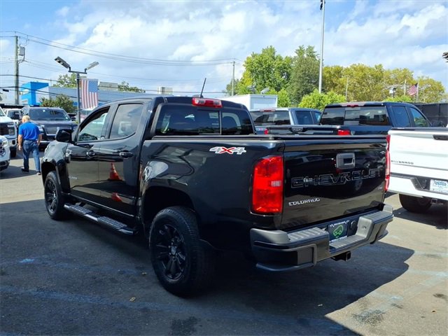 2022 Chevrolet Colorado LT photo 2