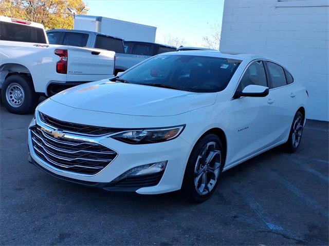 2024 Chevrolet Malibu 1LT photo 3