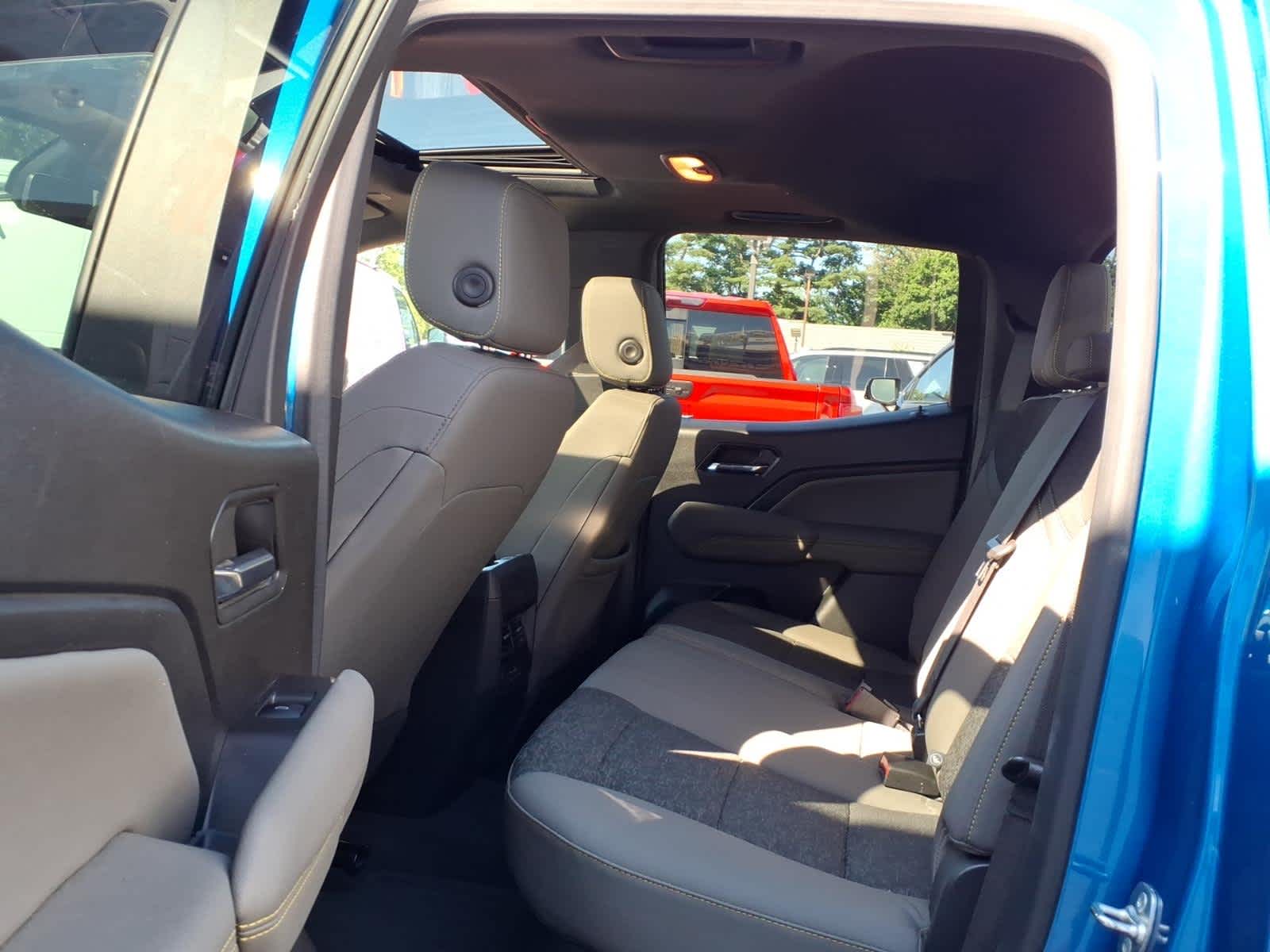 2024 Chevrolet Colorado ZR2 - Photo 16