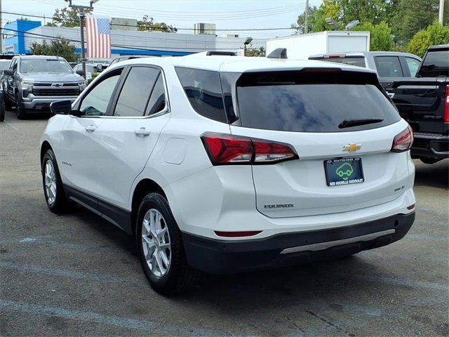 2022 Chevrolet Equinox LT photo 3