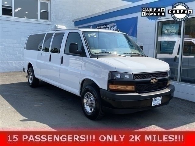 2024 Chevrolet Express Passenger LS's photo