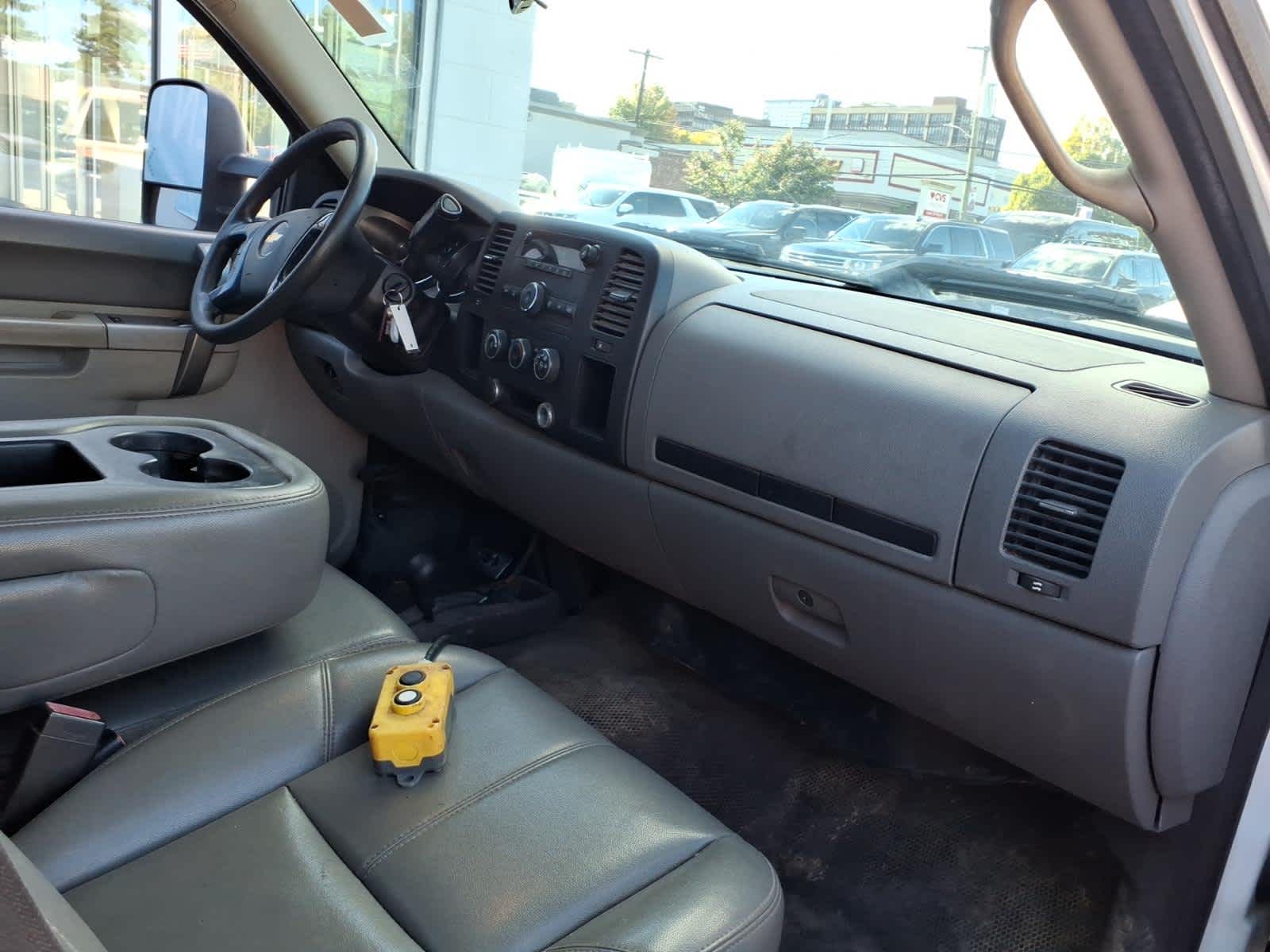 2013 Chevrolet Silverado 3500 Chassis Cab Work Truck - Photo 17
