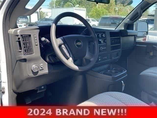 2024 Chevrolet Express Cargo Work Van - Photo 10