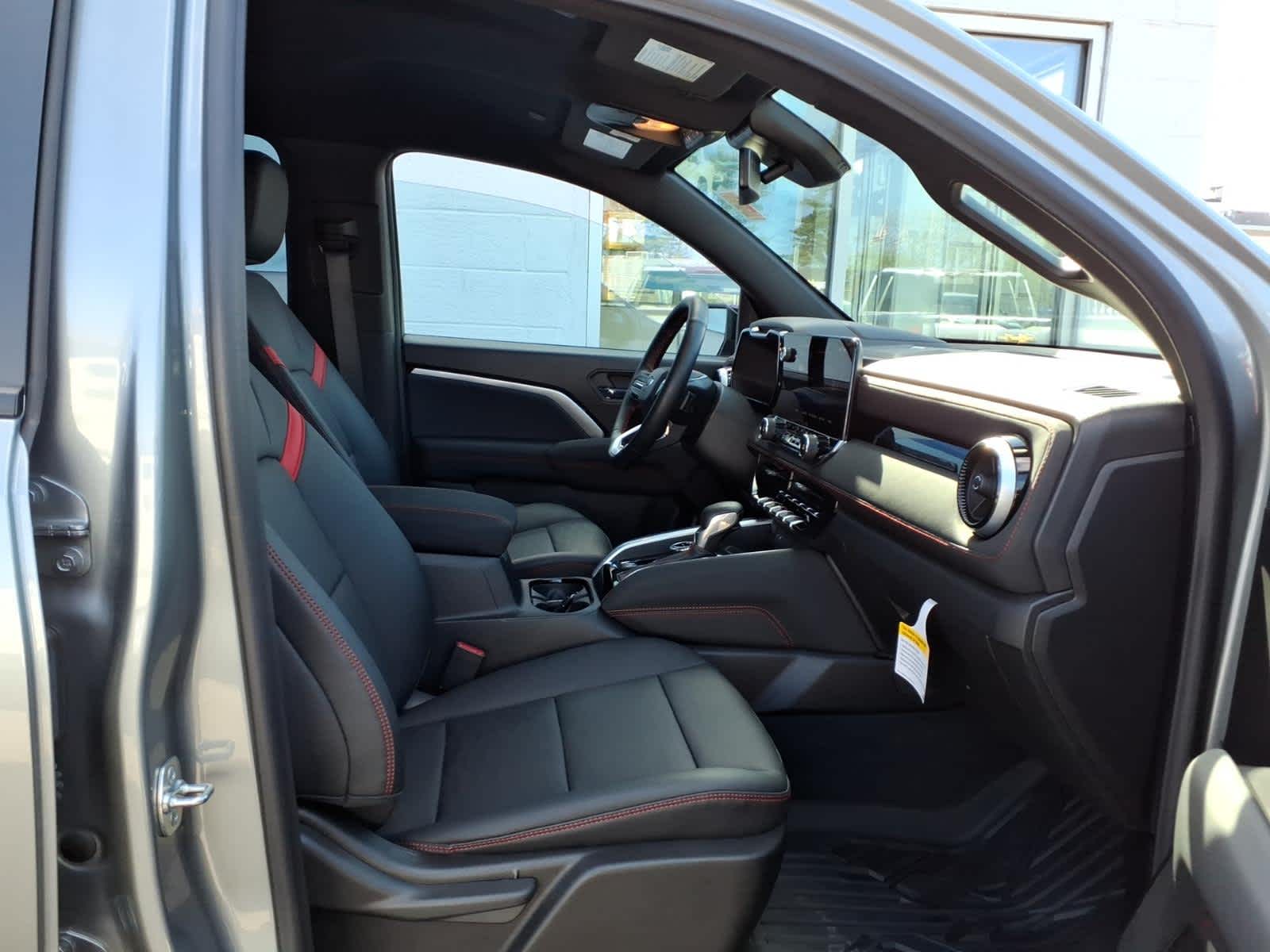 2025 Chevrolet Colorado Z71 - Photo 21