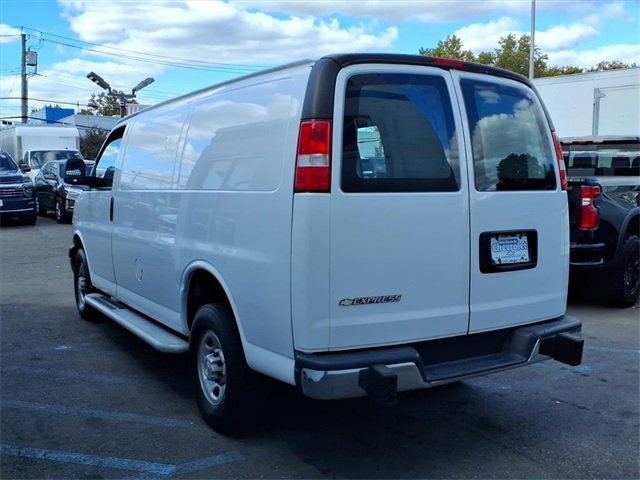 2023 Chevrolet Express Cargo 2500 Van photo 2