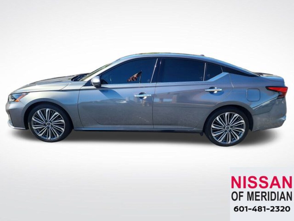 Used 2023 Nissan Altima 2.5 SL Sedan