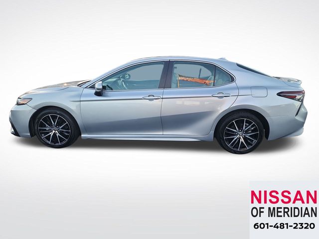 2024 Toyota Camry SE photo 2