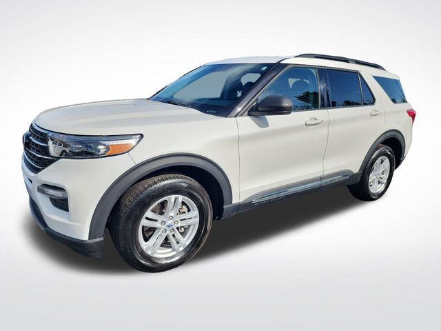 2023 Ford Explorer XLT 4WD's photo