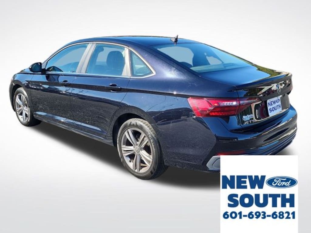 Used 2024 Volkswagen Jetta 1.5T SE Sedan