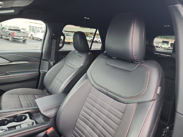 2025 Ford Explorer ST-LINE - Photo 11