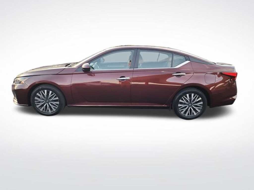 Used 2023 Nissan Altima 2.5 SV Sedan