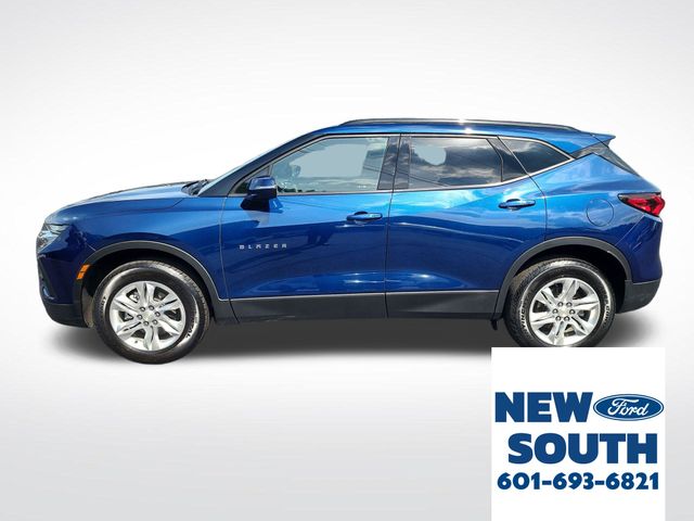 2022 Chevrolet Blazer 2LT photo 2