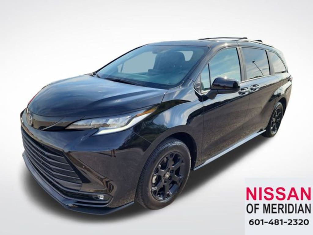 Used 2025 Toyota Sienna Woodland Edition Minivan/Van