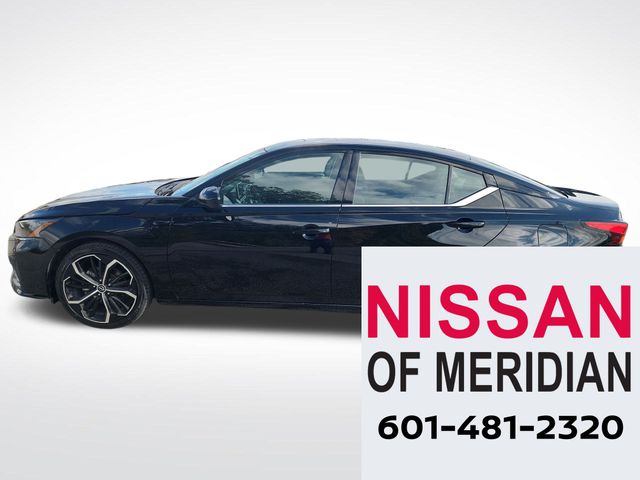 2024 Nissan Altima 2.5 SR photo 2