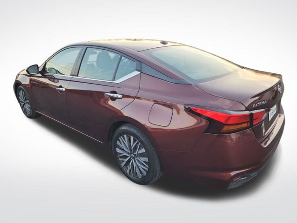 Used 2023 Nissan Altima 2.5 SV Sedan