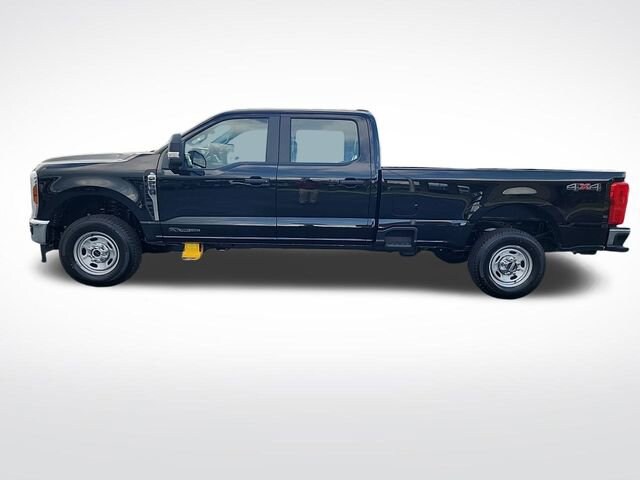 2025 Ford F-250 photo 2