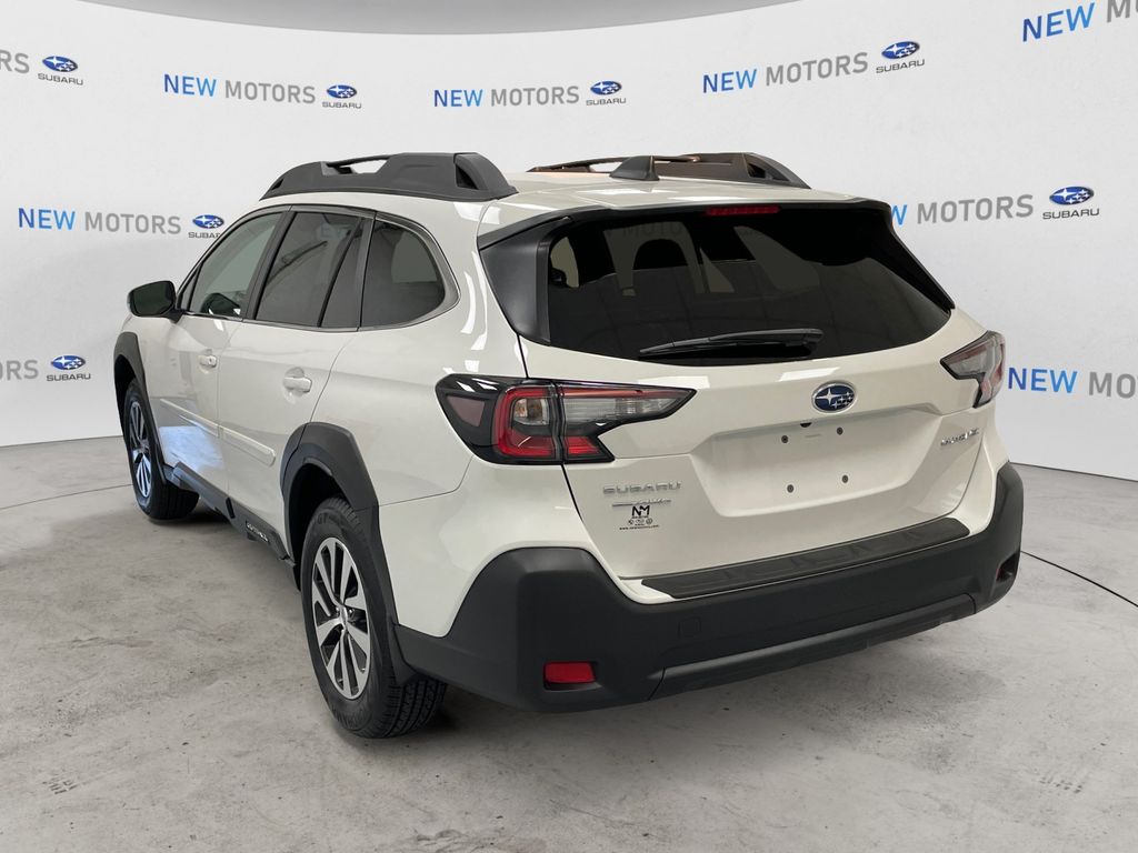 2025 Subaru Outback Premium photo 2