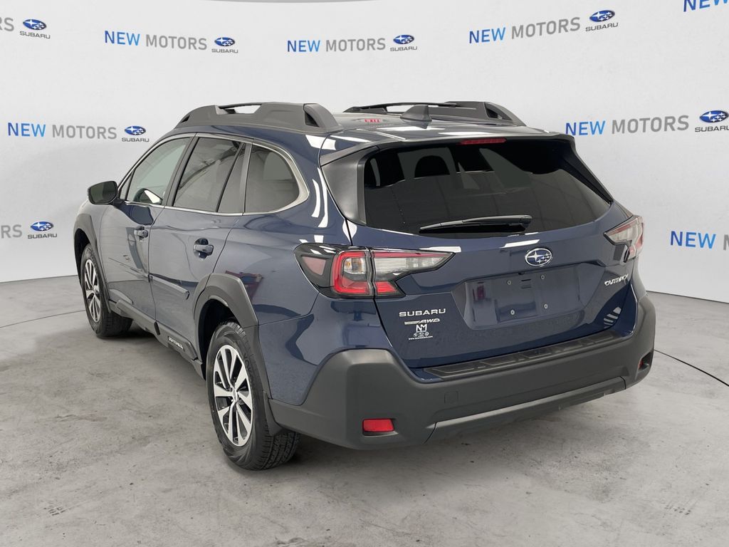 2025 Subaru Outback Premium photo 2