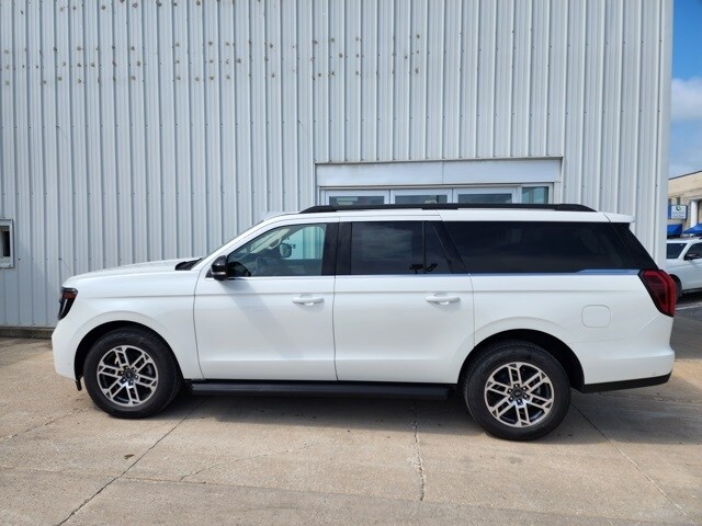 2025 Ford Expedition MAX photo 2